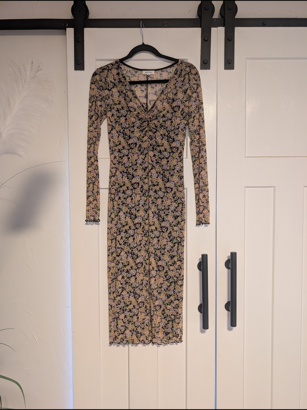 Floral Long Sleeve V-Neck Midi Dress - Size Medium